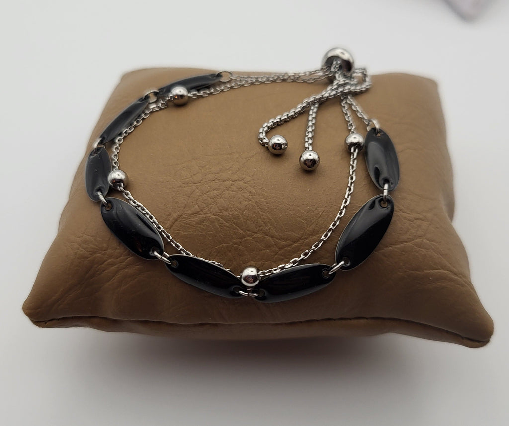 Bracelet Double Rang – Intercalaires Ovales Résine Noire et Chaîne Argentée