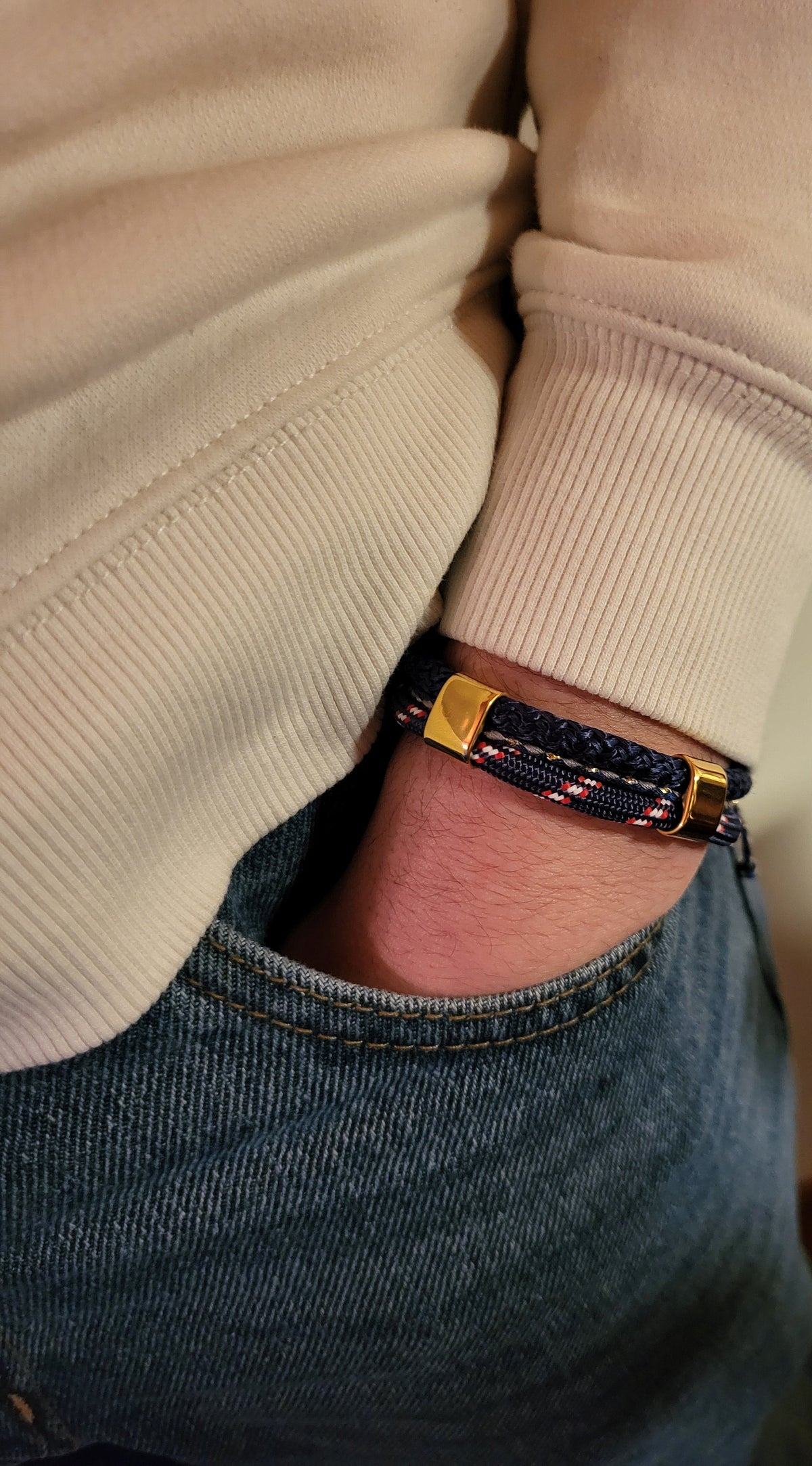 Bracelet Homme Ajustable 3 Rangs Cordons Tressés – Bleu Marine, Rouge et Taupe Doré