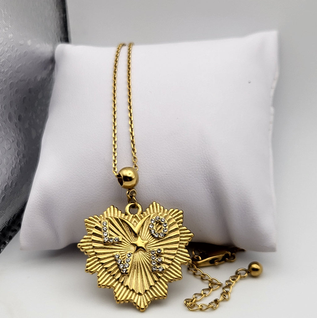 Collier Pendentif Cœur Love Strass – Acier Inoxydable Doré