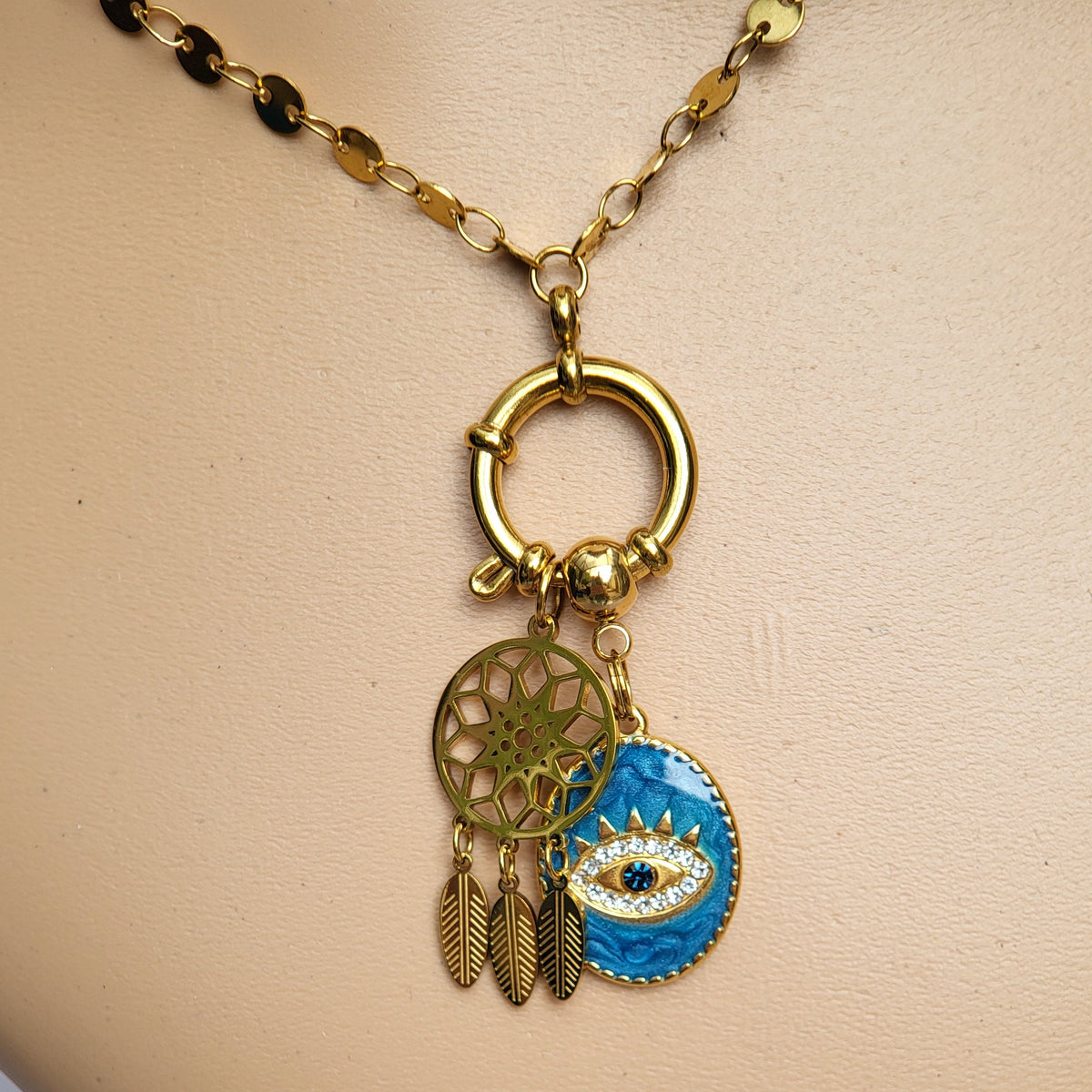 Collier Femme Œil Protecteur Bleu – Attrape-Rêves et Strass