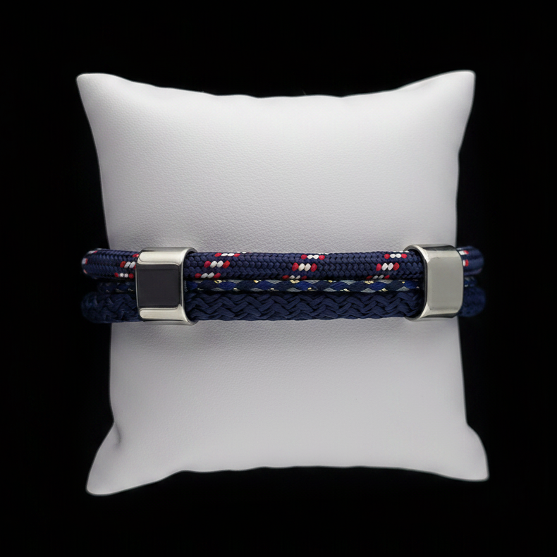 Bracelet homme 3 rangs tressés bleu - vue coussin fond noir