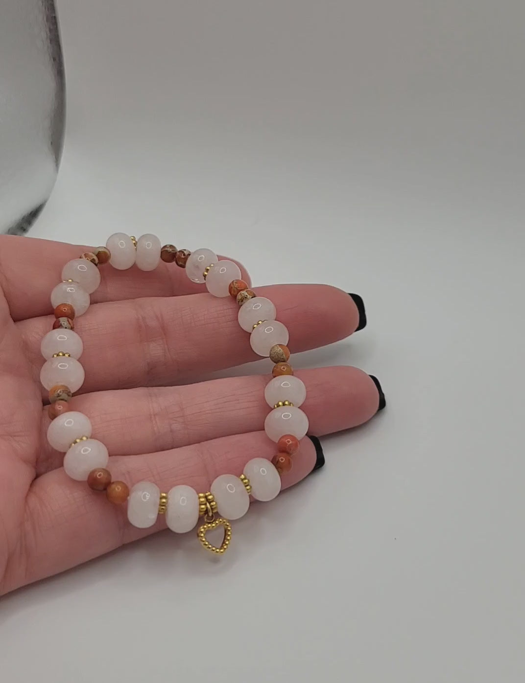 Bracelet en quartz rose et cœur évidé doré 18K