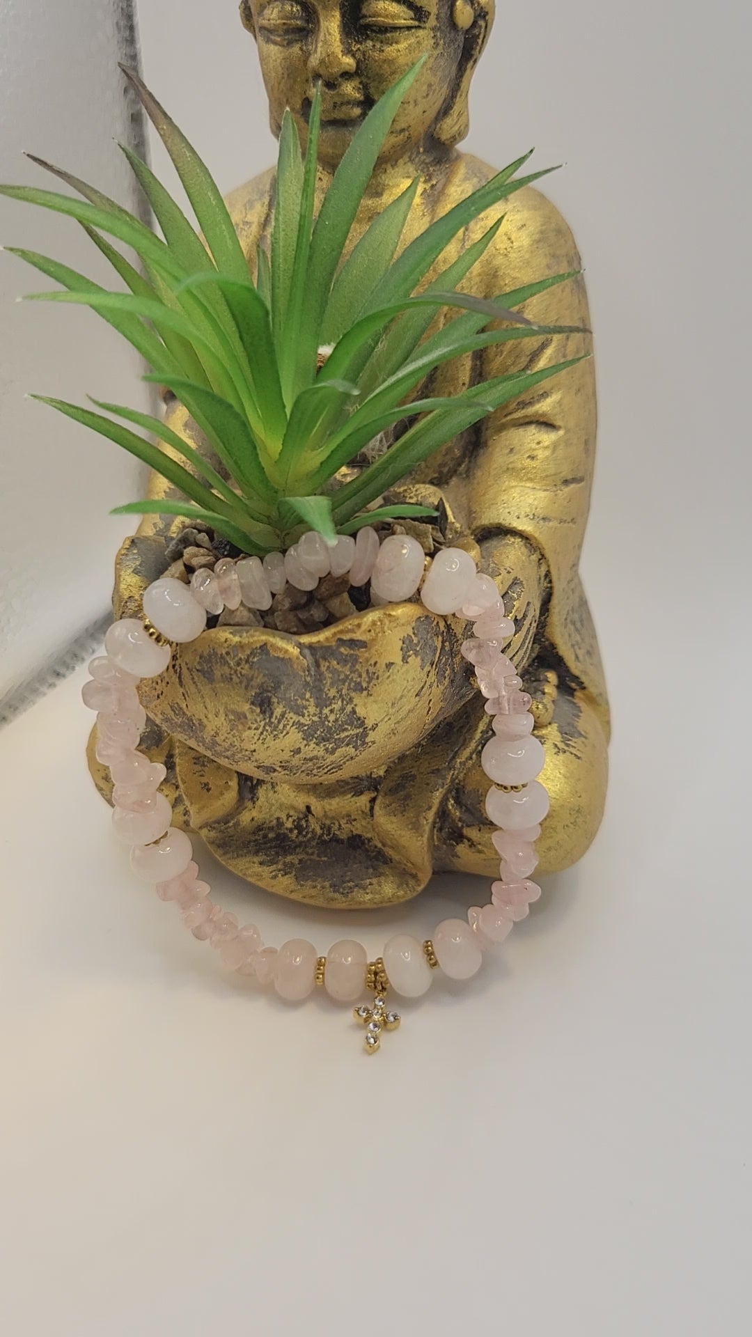 Bracelet Femme Quartz Rose et Croix Doré en Zirconium